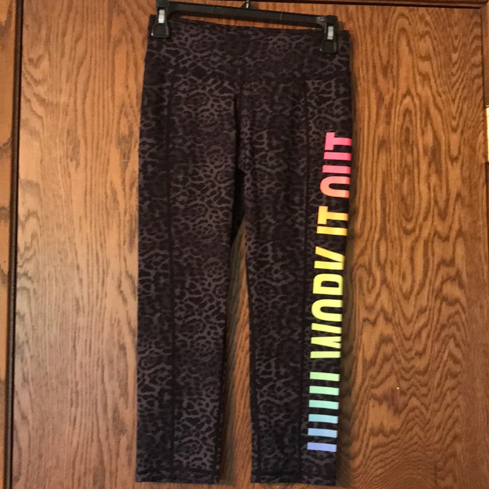 Lot of 2 Betsey Johnson Capri leggings. XS/Sm